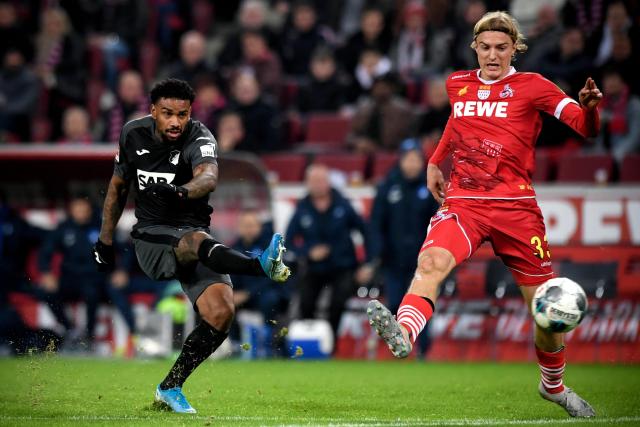 王哲林糟糕表现惹怒全国球迷 被骂上热搜第一