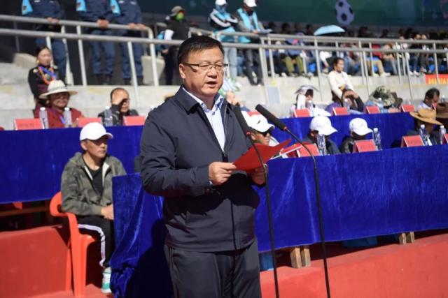 金球奖官方社媒被冲：小熊值得金球奖，抢劫！